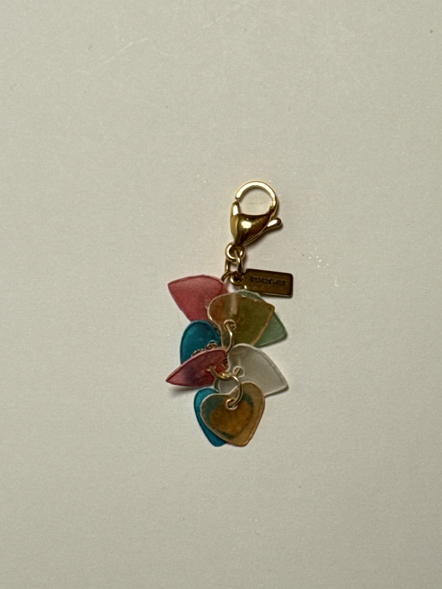 Charm ''LLUVIA DE CORAZONES'' multicolor