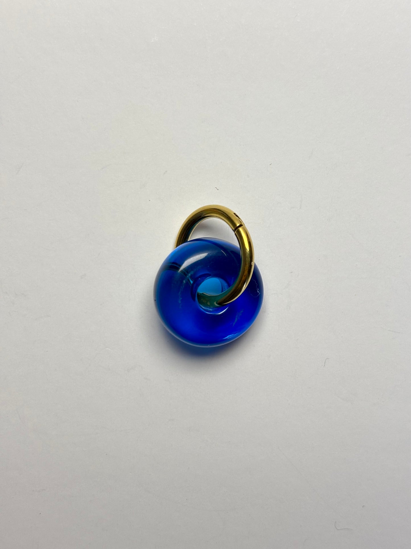 Charm “OLA”