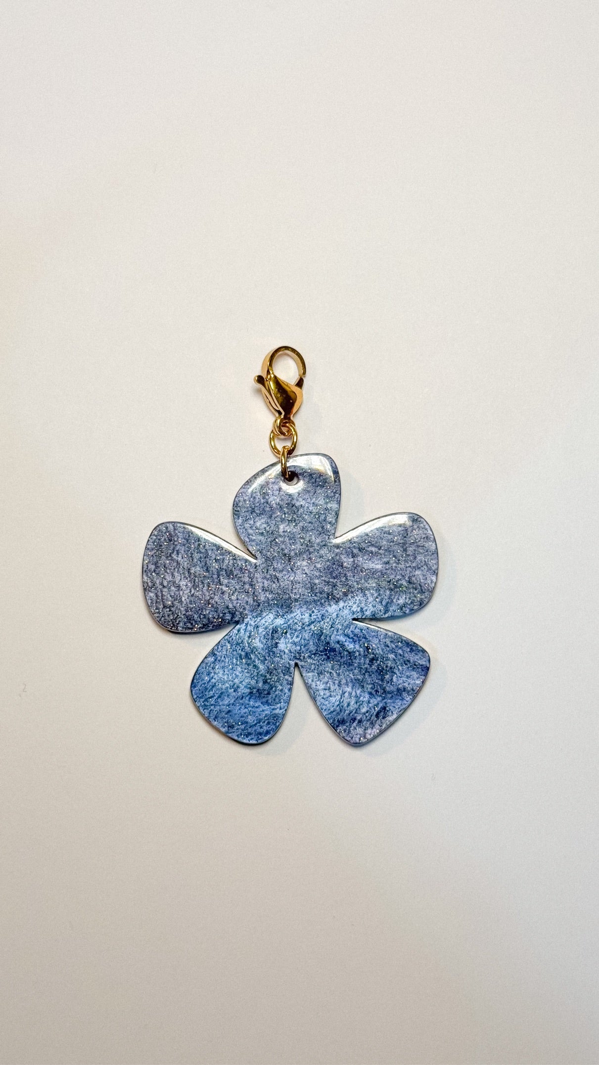 Charm ''STAY AUTHENTIC'' azul marino