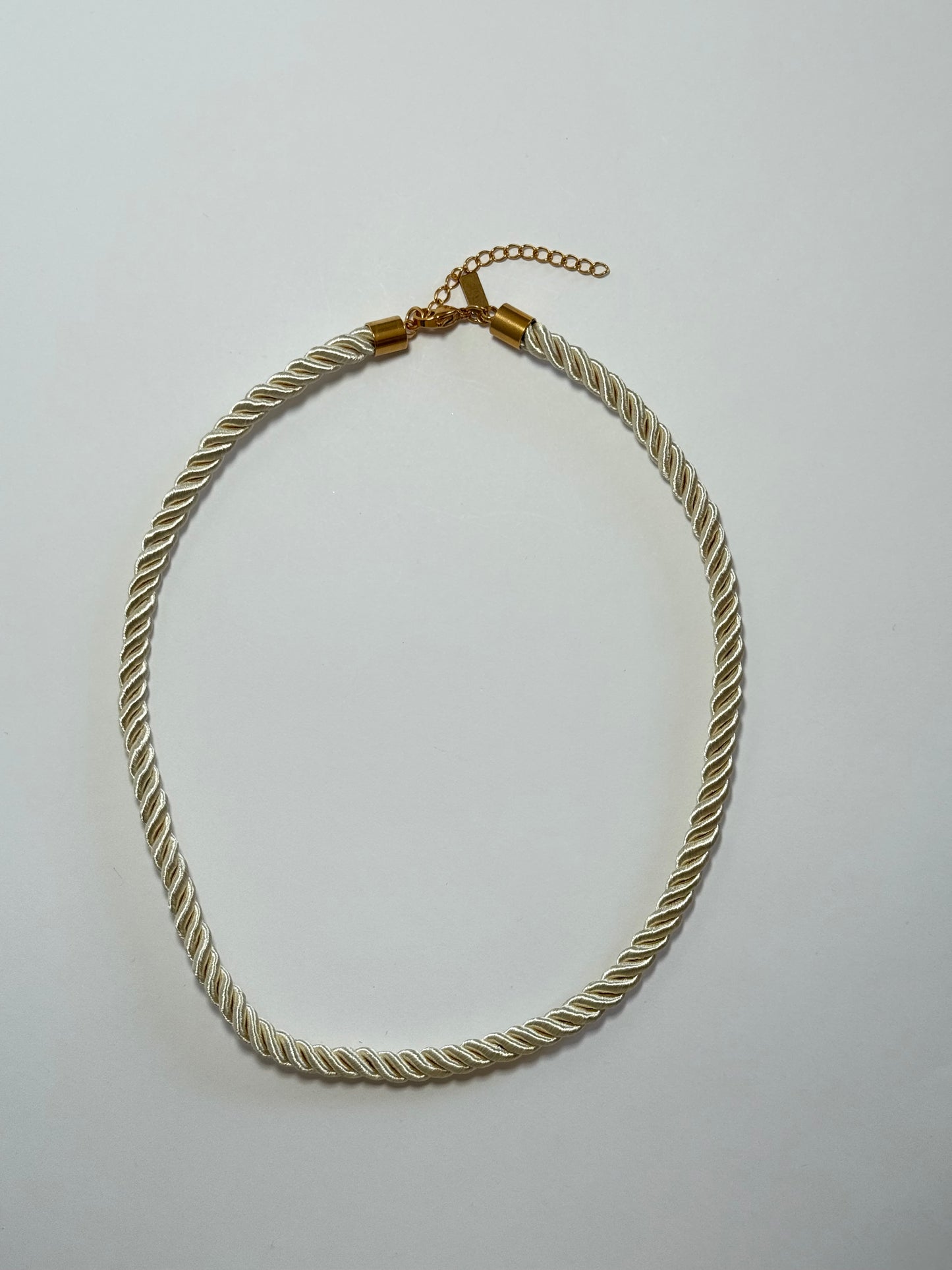 Collar ''CUERDA MARINA'' blanco roto