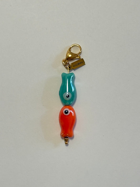 Charm ''PIQUITO'' verde y naranja