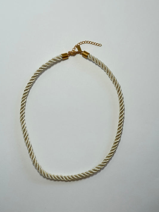 Collar ''CUERDA MARINA'' blanco roto