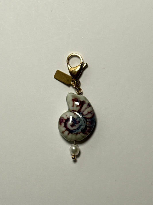 Charm ''SUERTE'' tonos lilas y granates